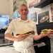 Il figlio di Domenico, Giuseppe, invent invece il ciccio, rivela il 55enne Ciro Fraddosio, proprietario del locale Enzo e Ciro aperto dal 1988 in via Imbriani. Lui fa parte di unaltra famiglia storica di pizzaioli e conosce quindi bene lorigine dei prodotti da forno made in Bari